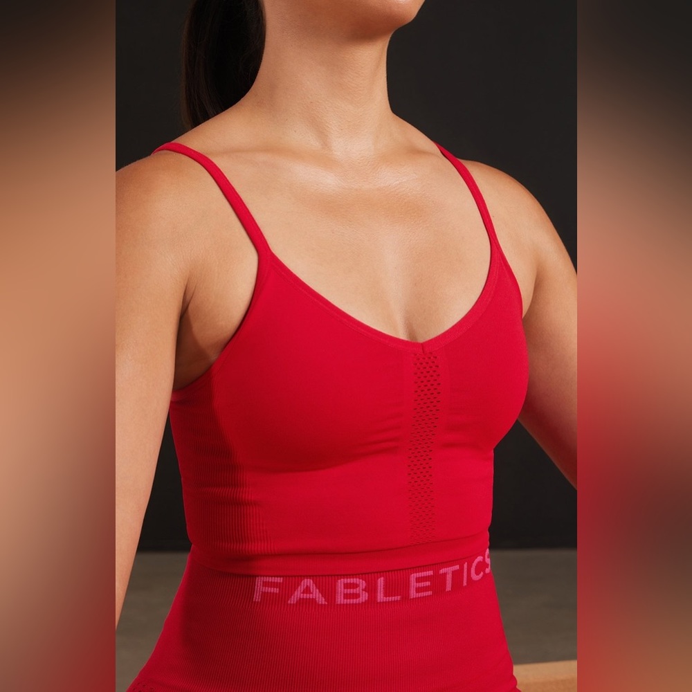 Fabletics Sync Seamless Bralette in Sweet Cherry/Plush Pink